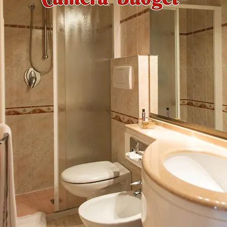 Hotel Luxor Milano Marittima Buitenkant foto