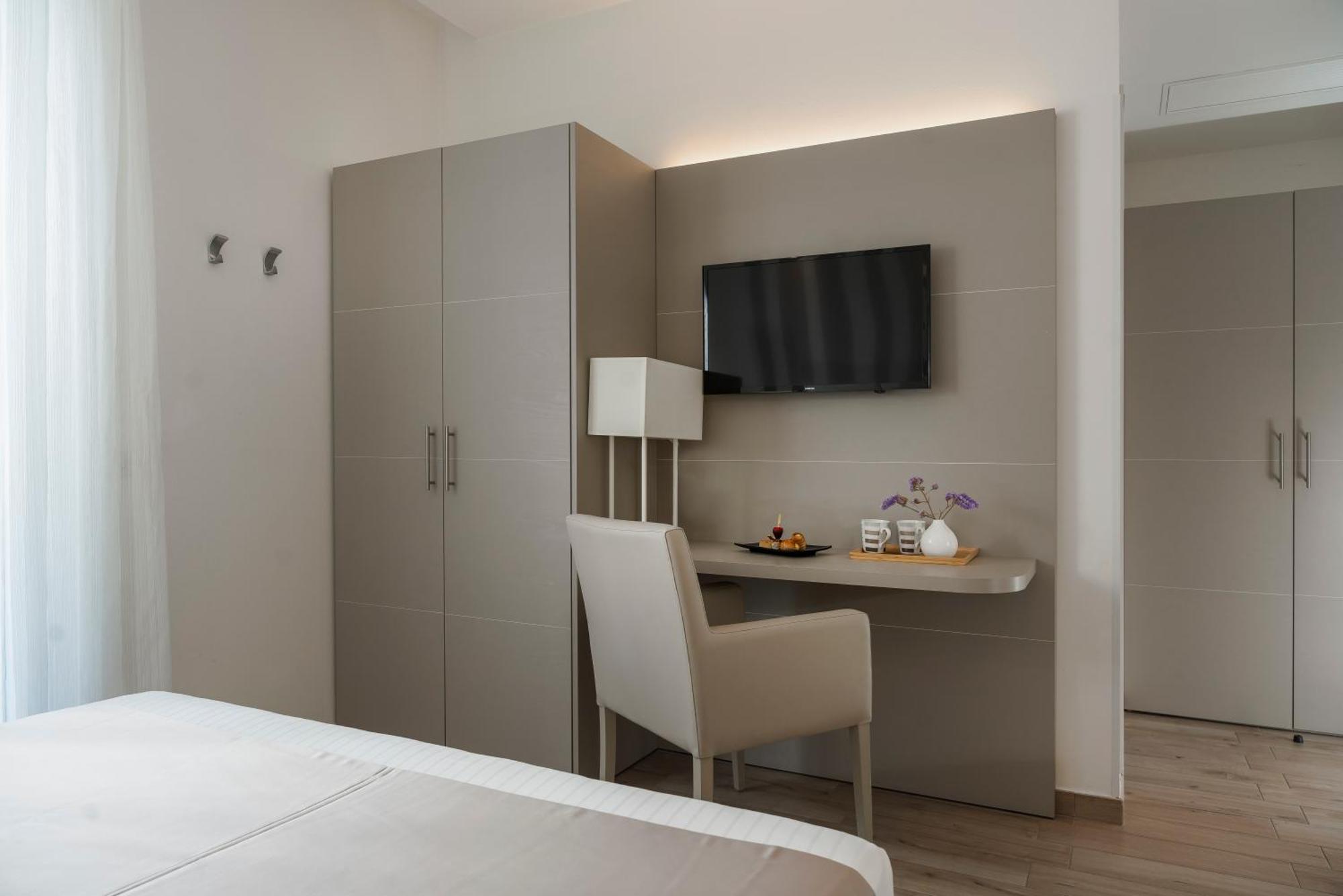 Luxor, Piscina Di 900mq A 150m Hotel Milano Marittima